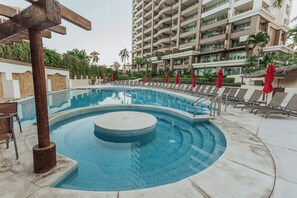 Outdoor pool, a heated pool
