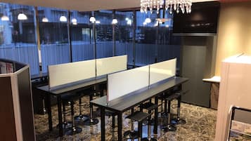 大廳酒吧