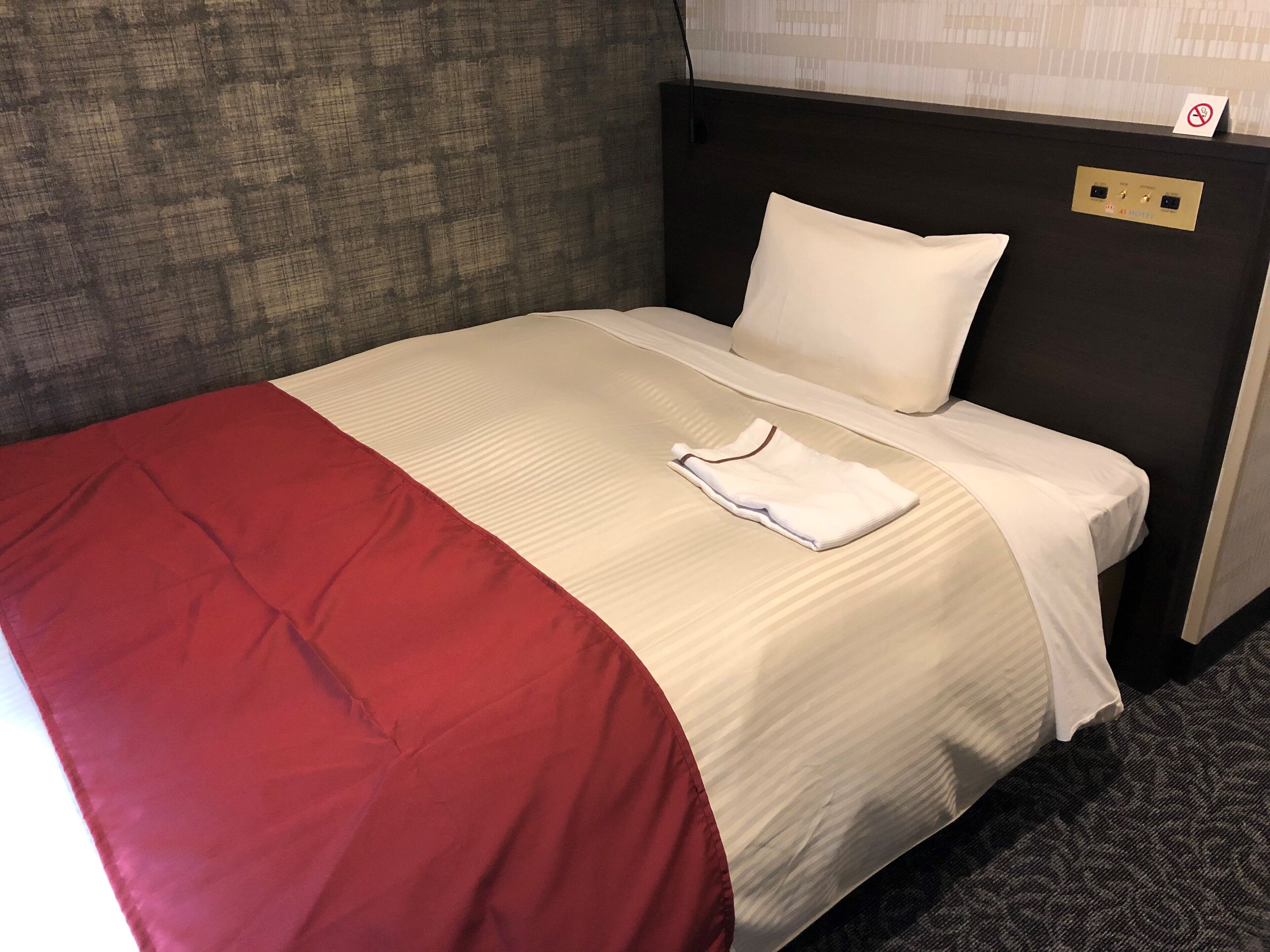 desk, laptop workspace, iron/ironing board, free wifi