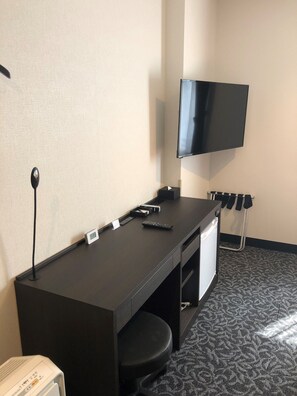 Single Room (No Cleaning) | Desk, laptop workspace, iron/ironing board, free WiFi