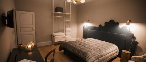 1 bedroom, desk, blackout curtains, free WiFi