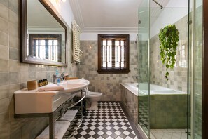 House, 3 Bedrooms | Bathroom - Yuyuan Impression Guesthouse (Shanghai)