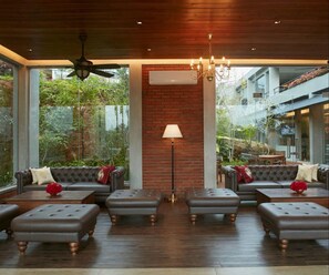 Lobby - The Argyle (Hatton)