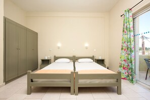 Zimmersafe, Bügeleisen/Bügelbrett, kostenloses WLAN, Bettwäsche