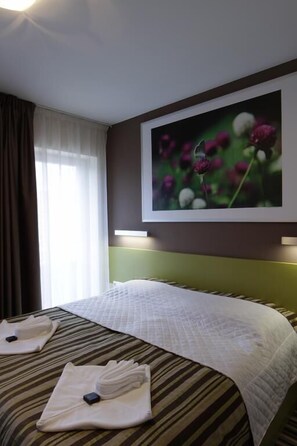 Minibar, in-room safe, blackout curtains, soundproofing - AIR Hotel (Holíc)