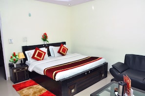 Reception - Hotel Royal Holidays (New Delhi)