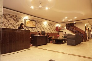 Tägliches Frühstücksbuffet (100 INR pro Person)