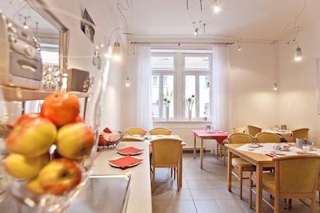 Free daily buffet breakfast