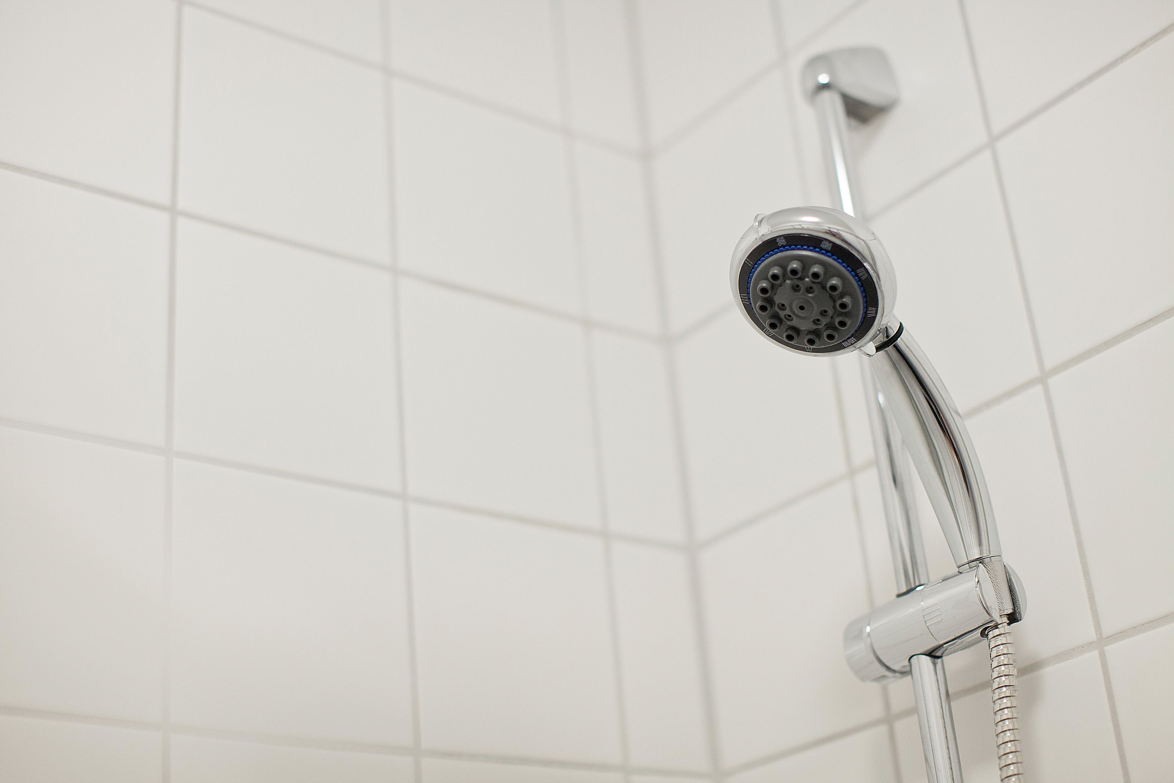 Double Room | Bathroom | Shower, free toiletries, hair dryer, towels