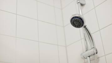 Double Room | Bathroom | Shower, free toiletries, hair dryer, towels