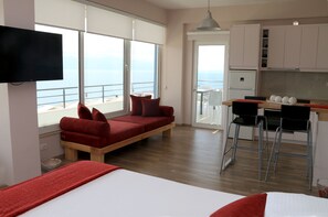 1 bedroom, desk, soundproofing, iron/ironing board - Blue Residence (Sarandë)
