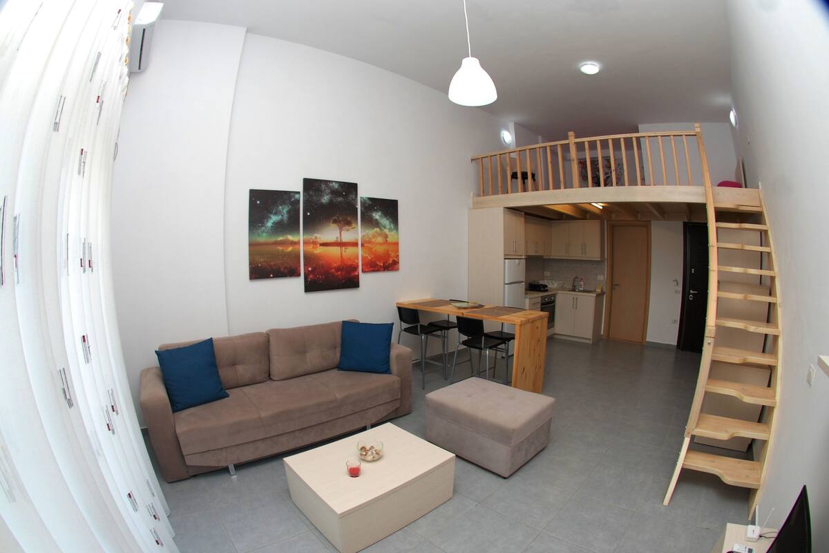 1 habitación, escritorio y sistema de insonorización 