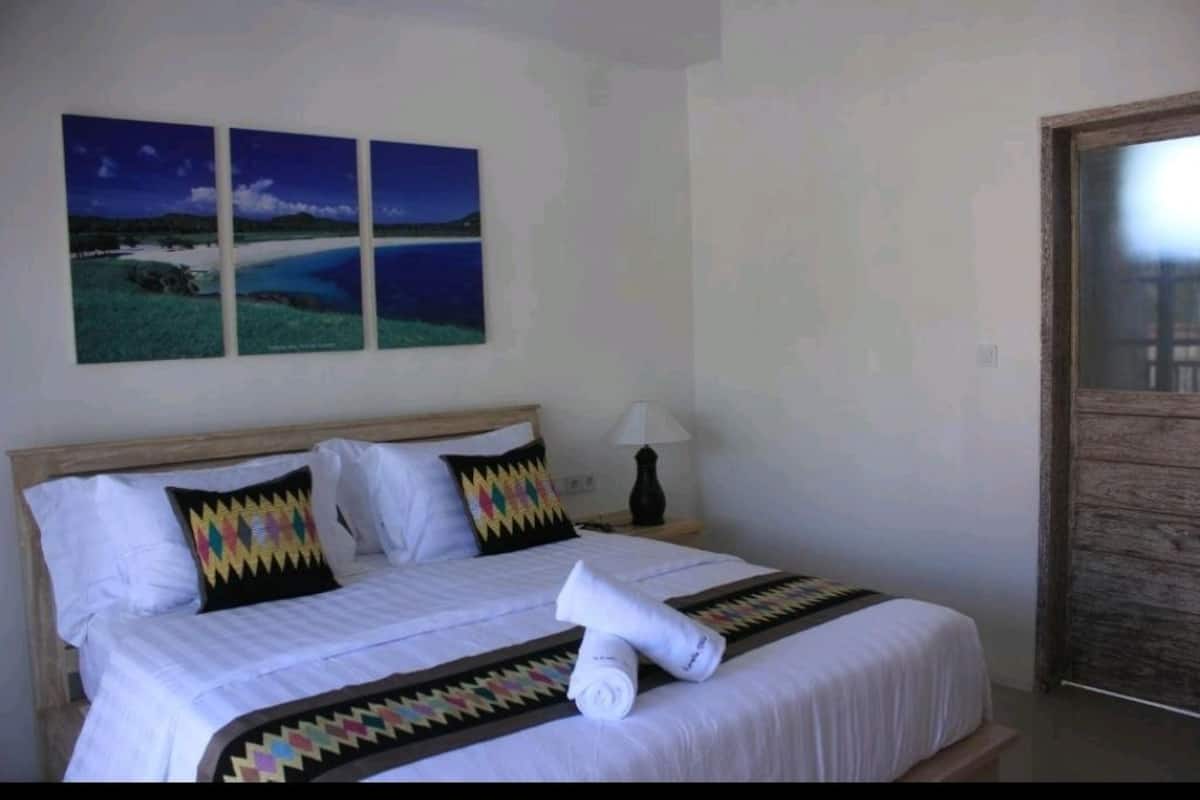 Deluxe Apartment, 1 Double Bed | 1 bedroom, in-room safe, desk, blackout drapes