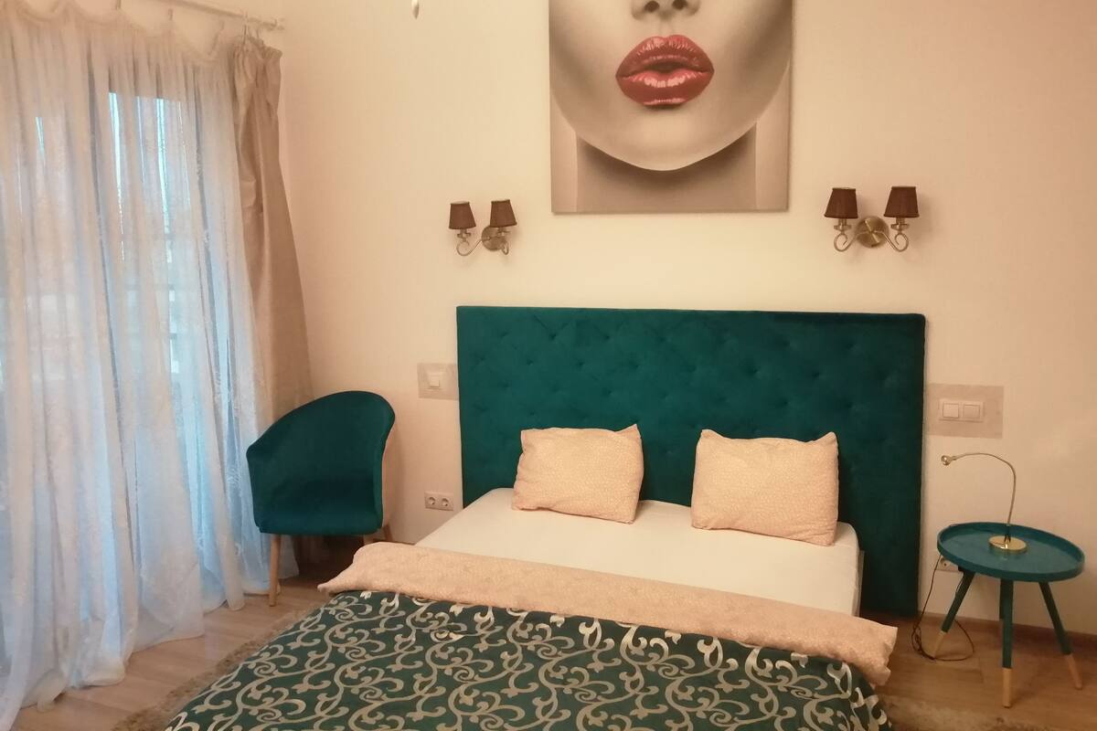 Comfort Apartment, 1 Bedroom, Courtyard View | Blackout drapes, soundproofing, iron/ironing board