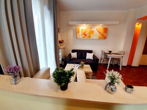 Interior - Black and White Apartments (Bucharest)