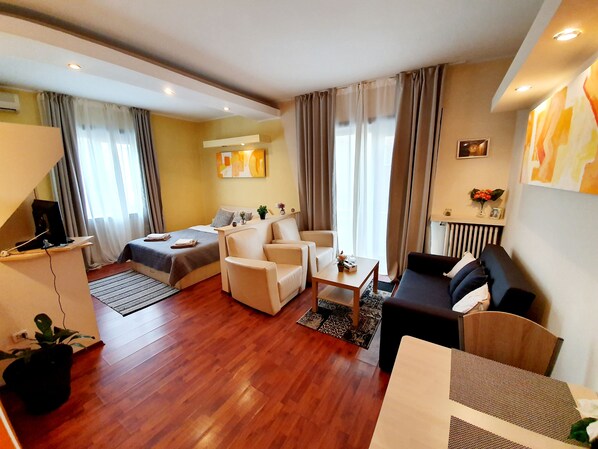 Interior - Black and White Apartments (Bucharest)