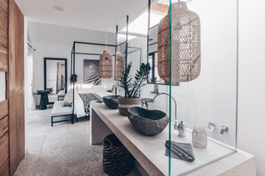 Romantic Bungalow, Bathtub | Bathroom sink - Beyond Bungalows (Canggu)