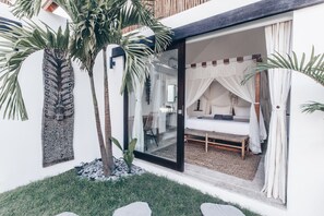 Deluxe Bungalow, 1 King Bed | In-room safe, desk, iron/ironing board, free WiFi - Beyond Bungalows (Canggu)