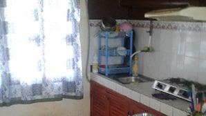 Appartement, 1 chambre | Cuisine privée | Réfrigérateur, four à micro-ondes, un four, surface de cuisson