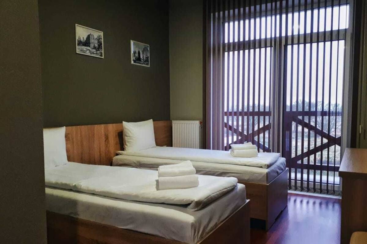 Standard Twin Room, Lake View | Desk, iron/ironing board, free WiFi