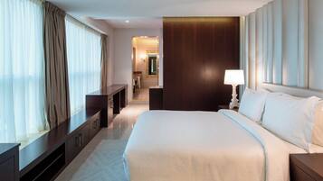 Presidential Suite, 2 Bedrooms, Private Pool, City View | Pillow-top beds, minibar, in-room safe, desk