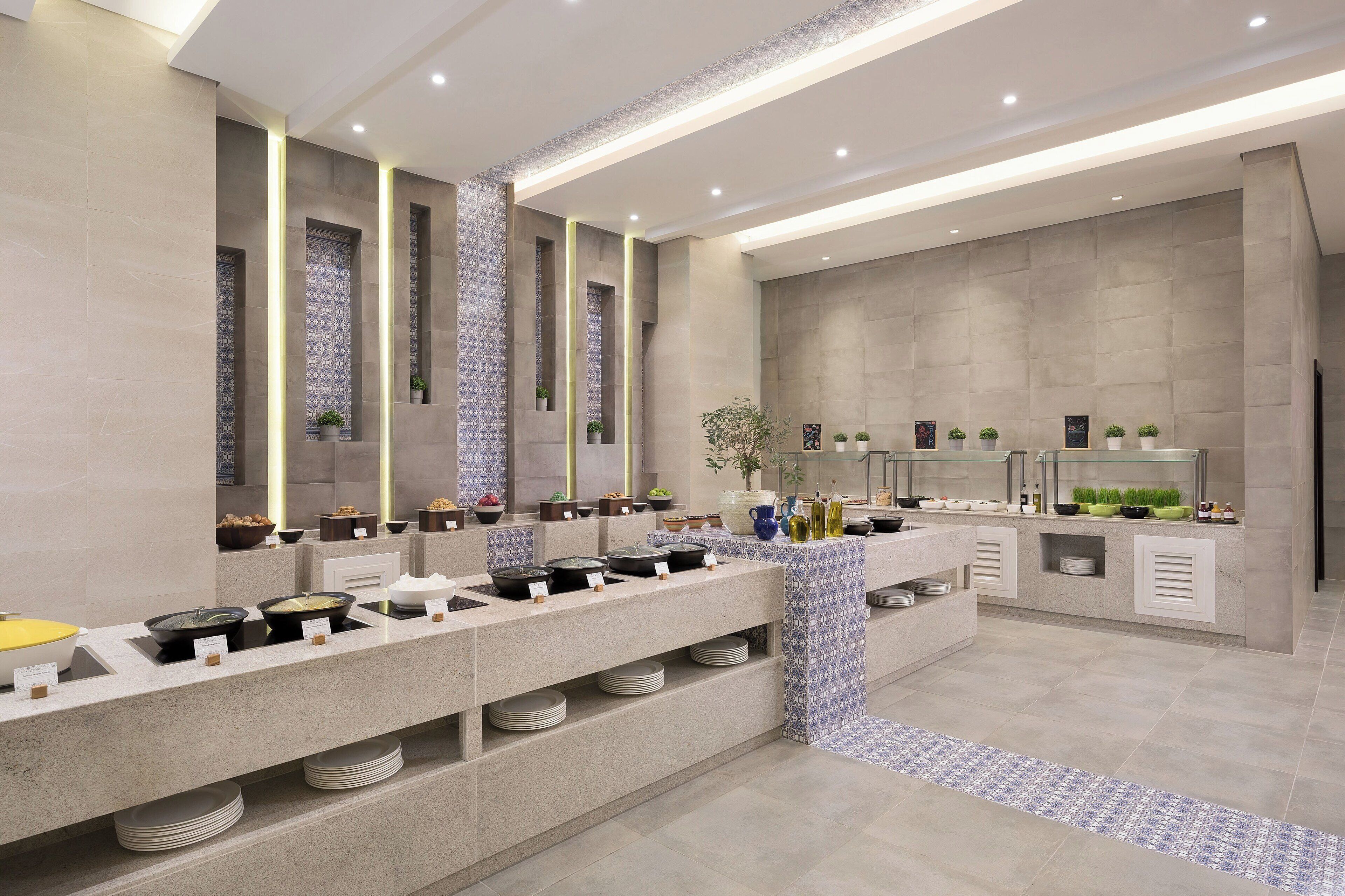 2 restaurants, breakfast, lunch, dinner served; international cuisine