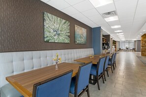 Free daily full breakfast - Best Western Plus Isanti (Isanti)