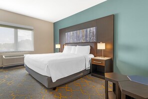 Standard Room, 1 King Bed, Accessible, Bathtub