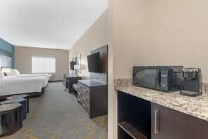 Standard Room, 1 King Bed, Non Smoking, Microwave | Desk, laptop workspace, blackout drapes, iron/ironing board - Best Western Plus Isanti (Isanti)