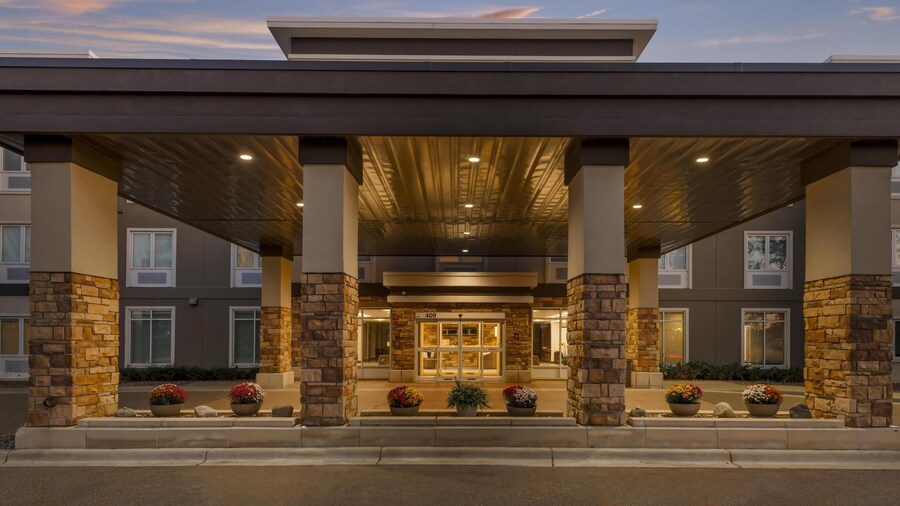 Best Western Plus Isanti