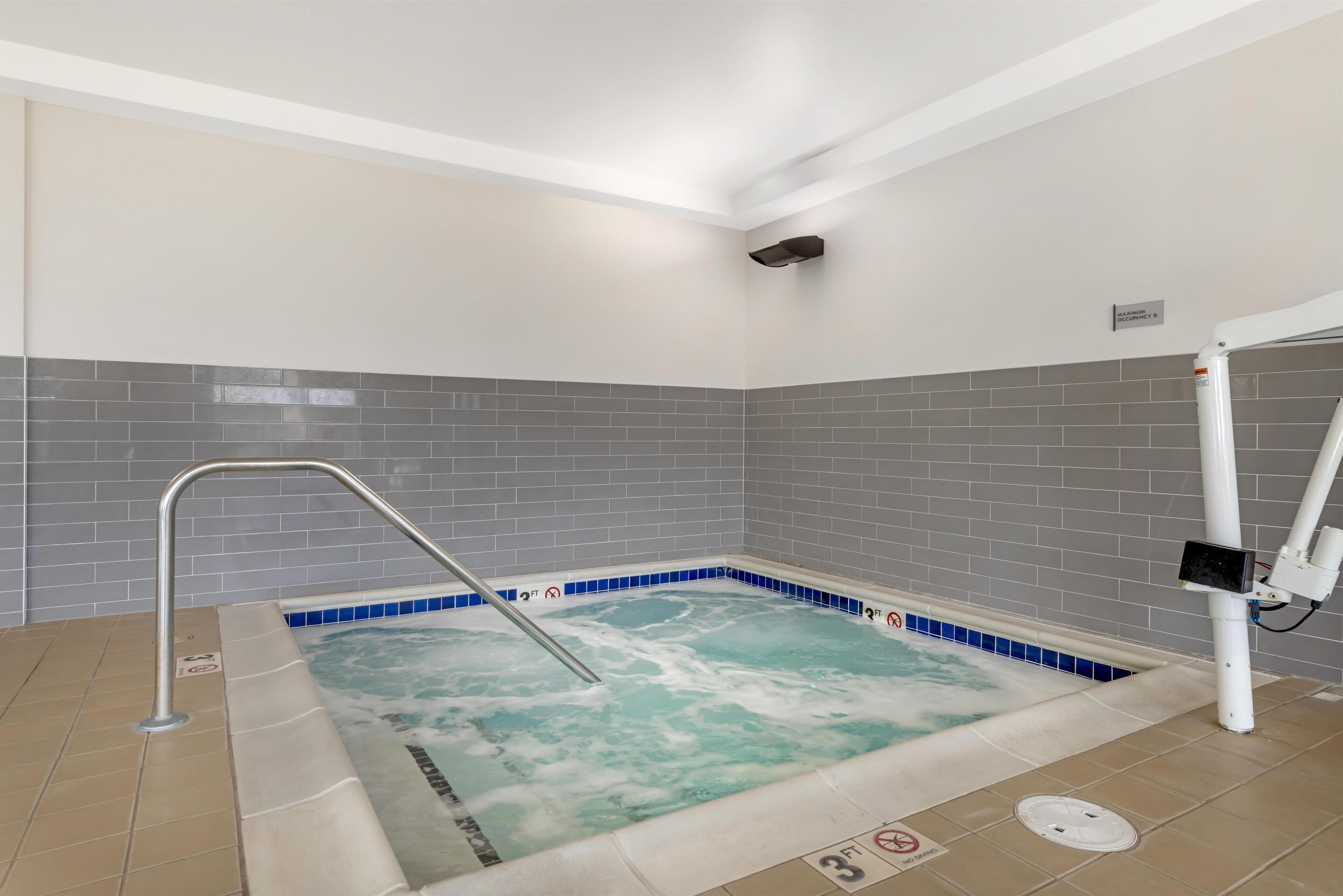 Una piscina cubierta