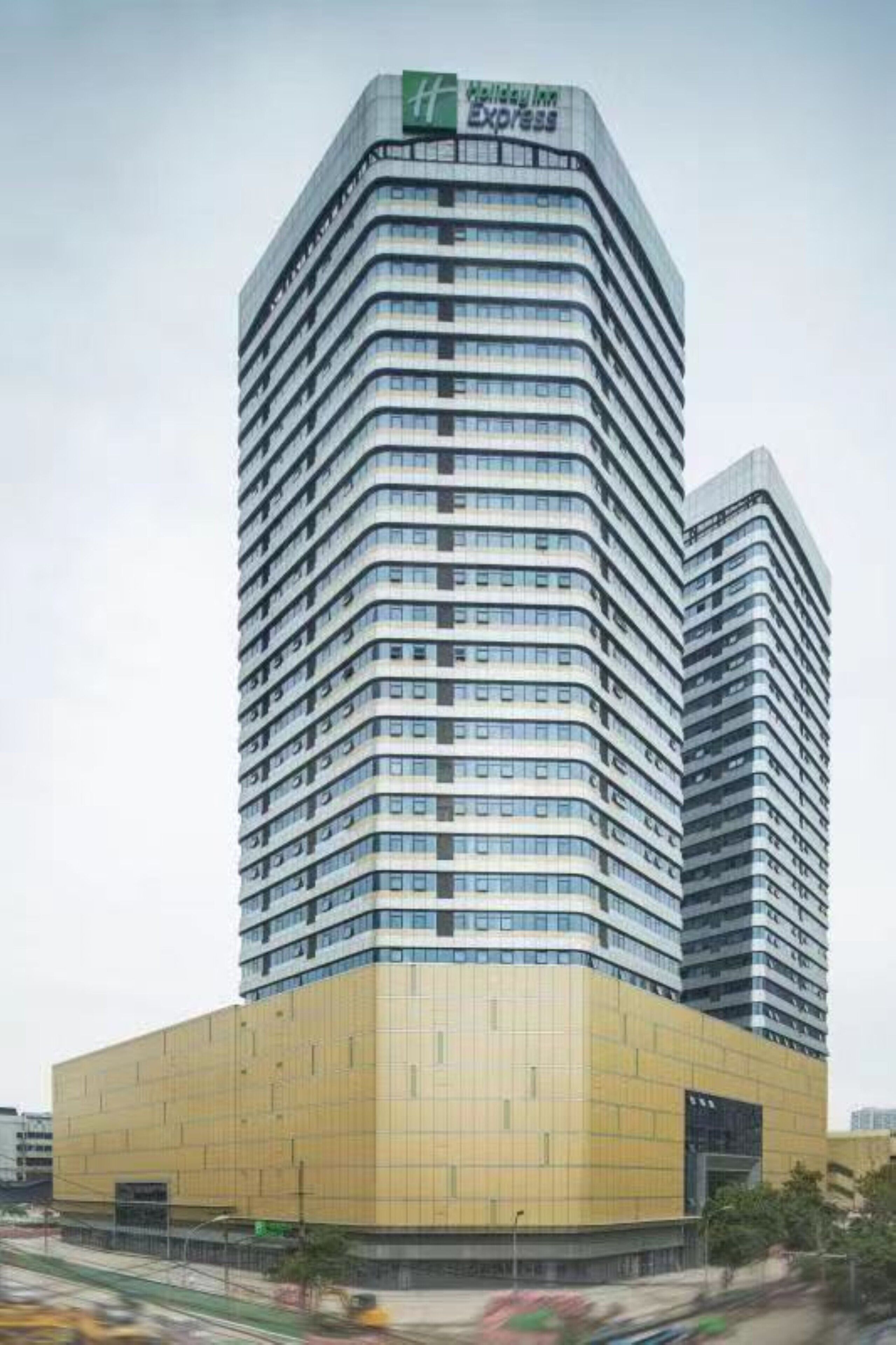 Photo - Holiday Inn Express Chengdu North Railway Station by IHG