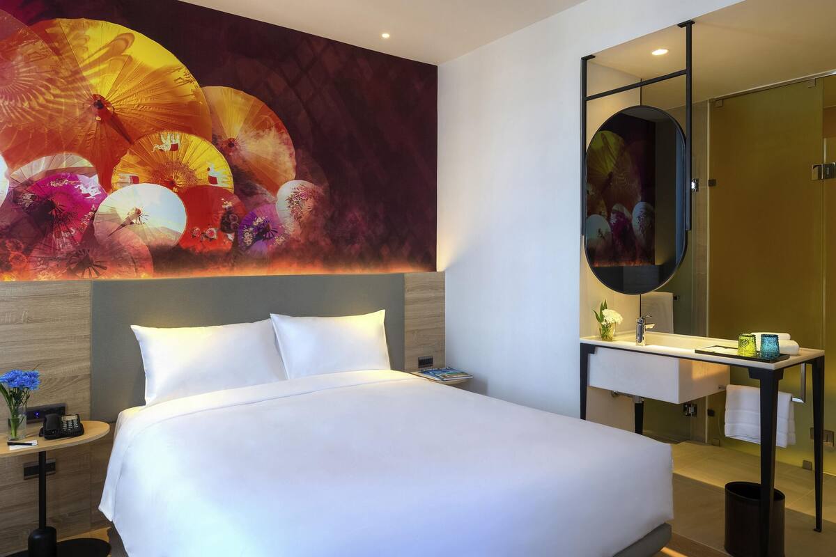 Kamar Standar, 1 Tempat Tidur Queen | Brankas, meja kerja, kedap suara, dan tempat tidur bayi gratis