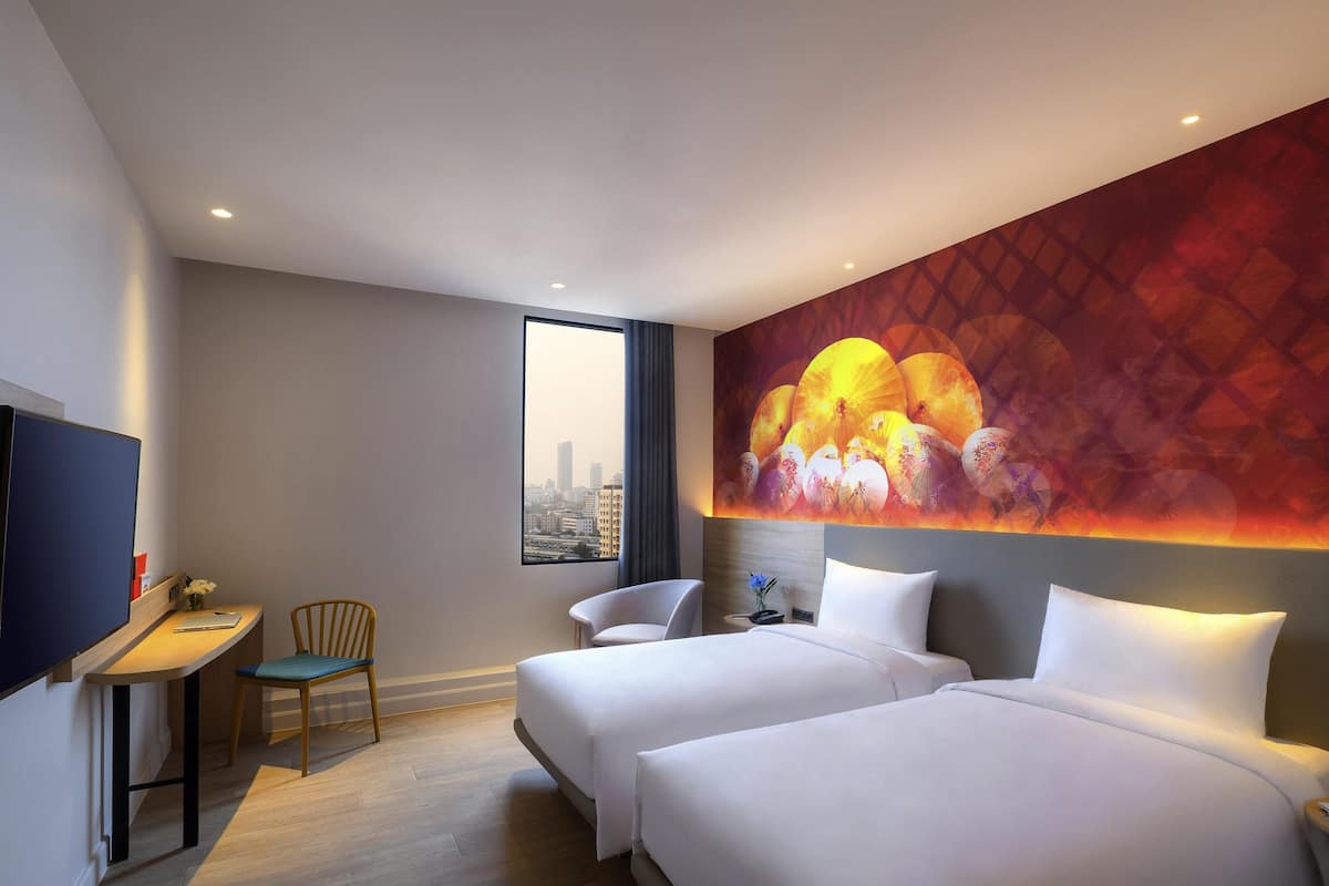 Kamar Standar, 2 Tempat Tidur Twin | Brankas, meja kerja, kedap suara, dan tempat tidur bayi gratis