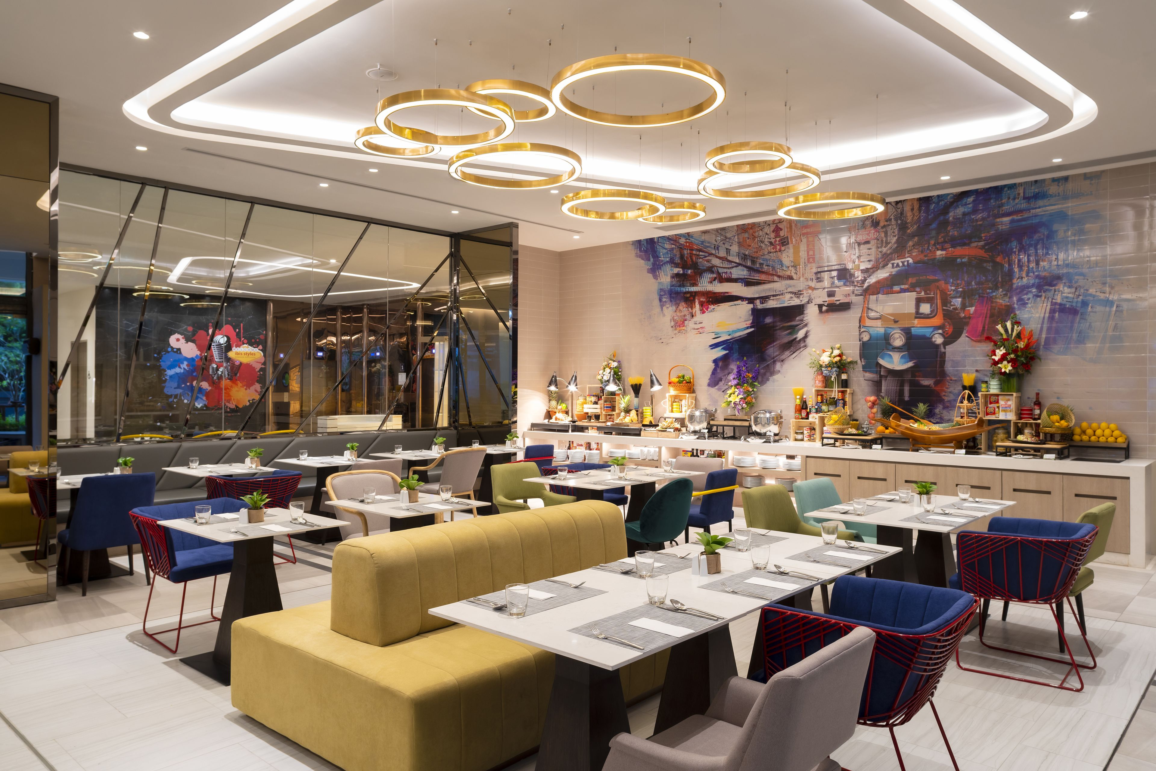 daily buffet breakfast (thb 295 per person)