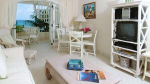 Unclassified image, 5 of 7, button - Reeds Penthouse 13 (Weston)
