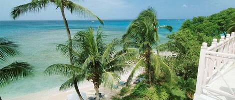 Pantai berhampiran