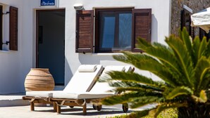 Outdoor pool - Villa Andromeda (Naxos)