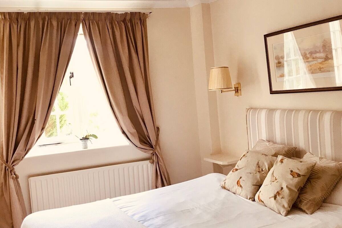 Comfort Double Room, 1 Double Bed, Non Smoking | Premium bedding, desk, laptop workspace, blackout drapes