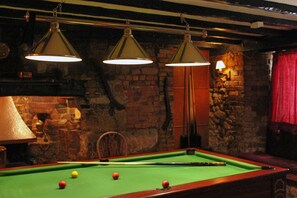 Game room - The Barford Inn (Salisbury)