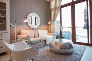 Studio, Sea View | Balcony view - One Perfect Stay - Palm Views East (Dubai)