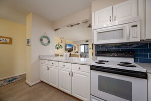 Microwave, dishwasher - Two bedroom Braemar condo with large outdoor pool deck! (Ocean City)