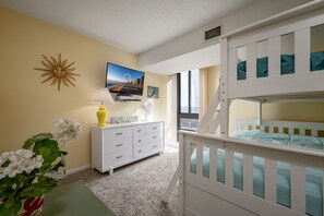 2 bedrooms, iron/ironing board, WiFi