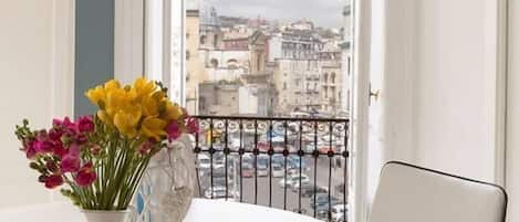 Deluxe Quadruple Room, Balcony, City View (Porta Capuana) | Room amenity