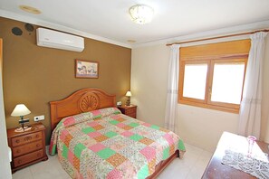 3 bedrooms, WiFi, bed sheets