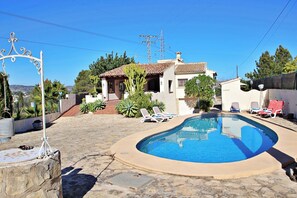Pool - El Ventorrillo - holiday home with stunning views and private pool in Benissa (Benissa)