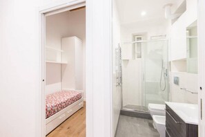 Shower, towels