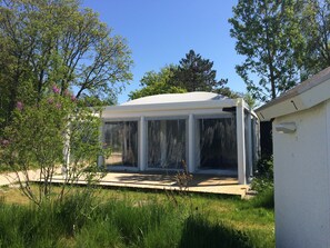 Tent | 2 bedrooms, free cribs/infant beds, free WiFi, bed sheets - Strand 49 Camping & Glamping (Sint Maartensbrug)