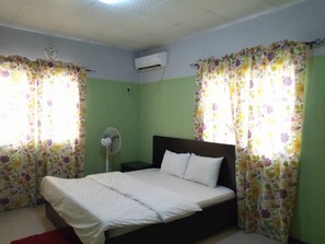 Apartment, 3 Bedrooms | Desk, iron/ironing board - Waterworld Apartments (Ibadan)