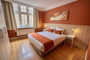 4 chambres, fer et planche à repasser, Wi-Fi, draps fournis